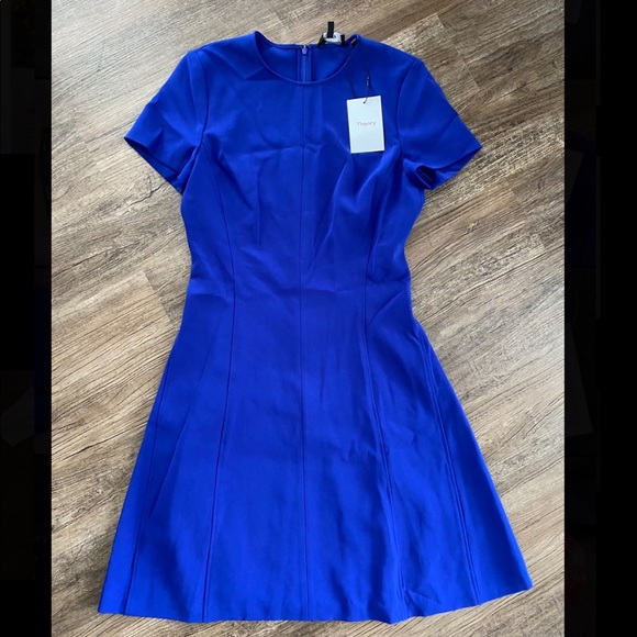 NWT Theory Modern Seamed Shift Dress in Crepe - Picture 4 of 7